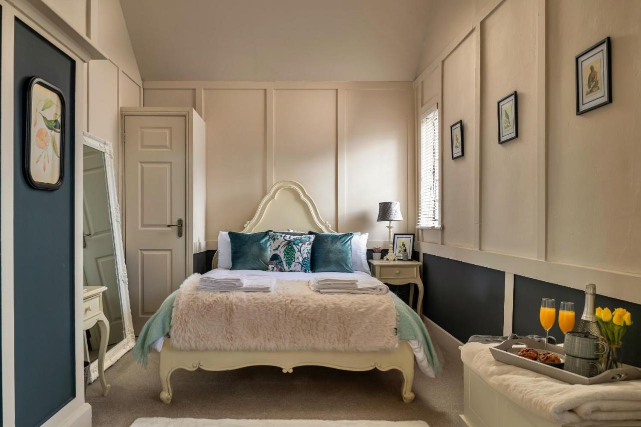 Finest Retreats - Sunnycroft Penthouse Apartment Llandrindod Wells Bagian luar foto