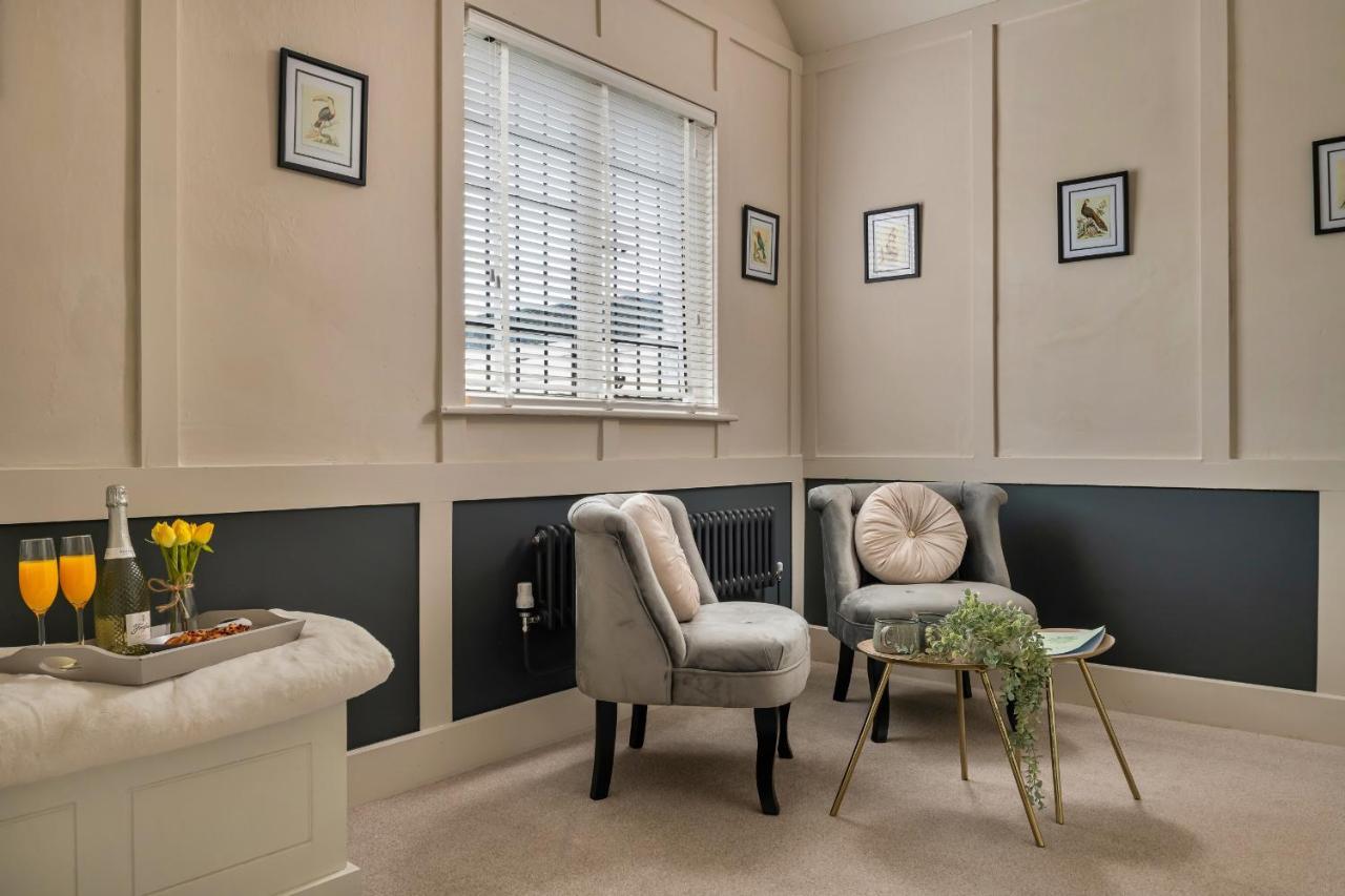 Finest Retreats - Sunnycroft Penthouse Apartment Llandrindod Wells Bagian luar foto